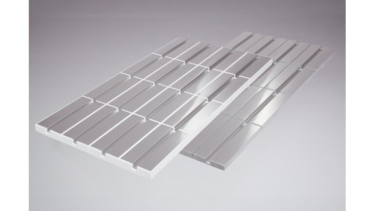 Aluminiumplatten mit Rillenstruktur